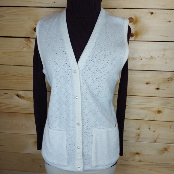 PENMANS Vintage knit granny cardigan pearl button size Medium Made in Canada - Picture 3 of 10